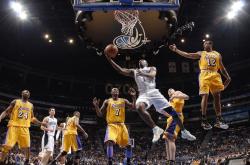 开云在线直播-釜山夜未眠，KT让一追二BLG，老牌豪门的绝境低语与血色浪漫